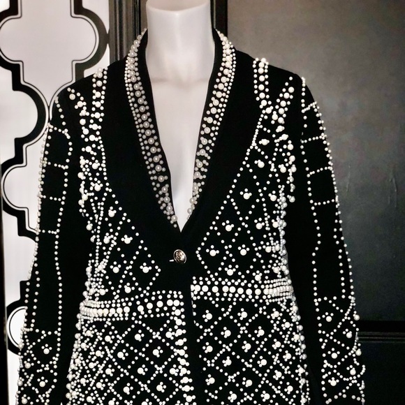 Plus Size Pearl Blazer - Picture 3 of 8